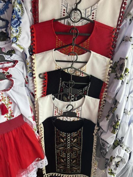 Камізелька &laquo;Вогняні птахи&raquo; чорна 5096 фото