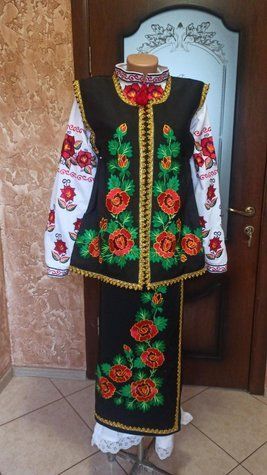 Вишитий жіночий костюм &laquo;Палаюча Ружа&raquo; 5026 фото